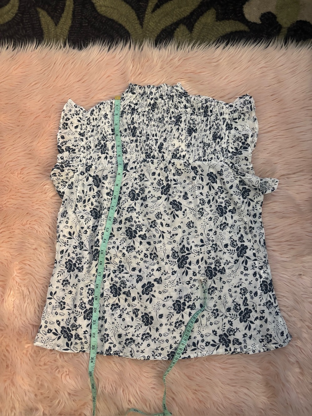 Adiva White & Navy Floral Smocked Flutter Sleeve Top